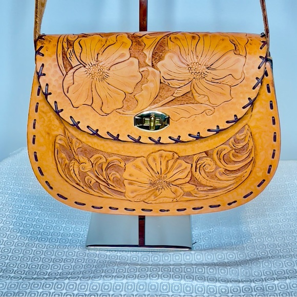 Vintage Hand Tooled Leather shoulder hand bag 1970's - Picture 4 of 14